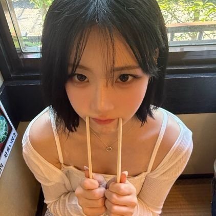 nakyoungtriples's profile picture. If you like cats, I think you'll like me?