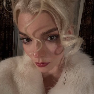 luizacode's profile picture. little women’s lover