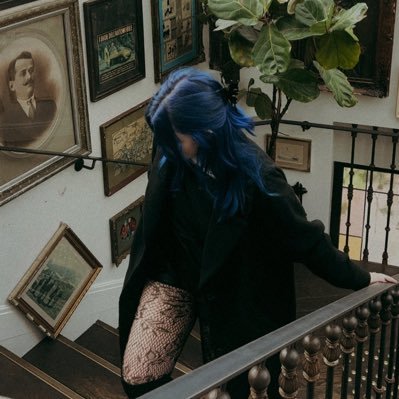 babyghoulbooks's profile picture. off reading in a haunted gothic mansion 🥀| #booktwt | wgst grad student | she/her | bi 🏳️‍🌈 | 27