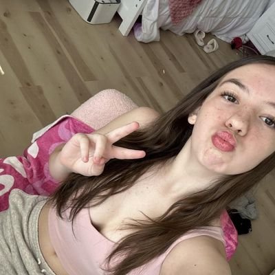TheOneUneed69's profile picture. Dms open if your cute🥰