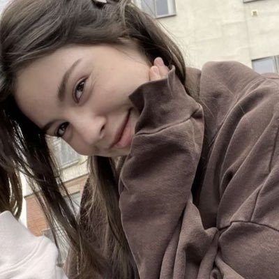 werestillsour's profile picture. if impulsivity and adhd didn’t kill me, nostalgia would do.