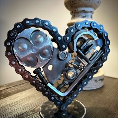 Helium34mepls's profile picture. Father/Motorcyclist/Metals Investor/Geopolitics/At the end of the game,the king&Pawn go back in the same Box🇮🇹ThreeDigitSilver/Copper/Gold/ HREE/#HardAssets