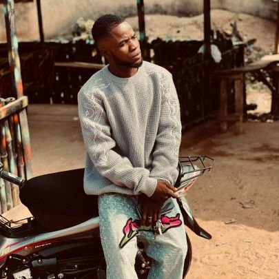 Richiefund33185's profile picture. 