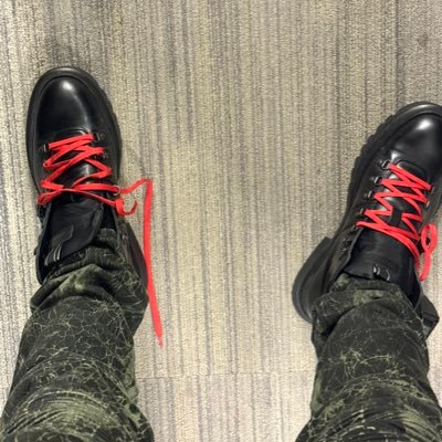 hungprettiboy's profile picture. Must be 18+ to follow.