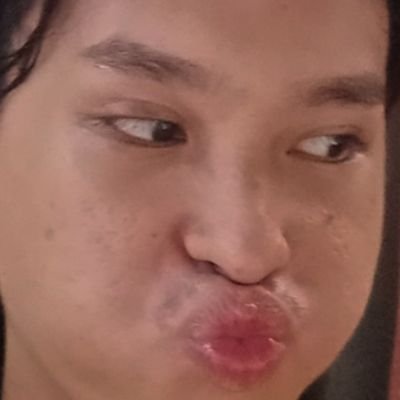 _mossphere's profile picture. a psychotic b!tch but low-key cute.