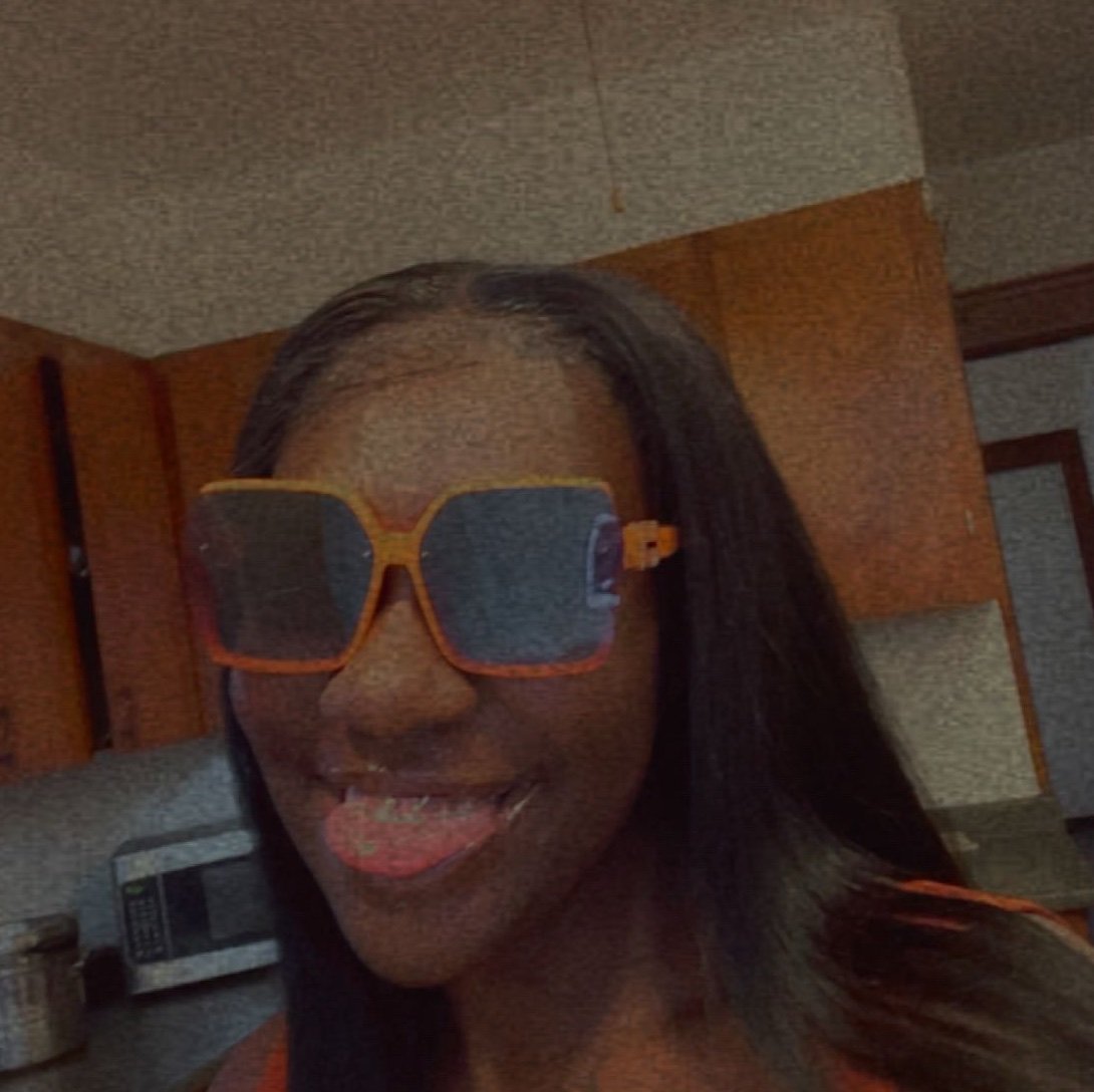 silencenature14's profile picture. Entrepreneur🆘 -M I N D 🪾 /Vocalist #Akron//Traveler🛫:Podcaster 😭 U N H I N G E D shit talker~💲🪙 **Back up page!