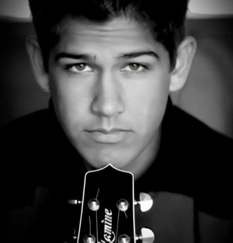 BrownWorshipMan's profile picture. I Have Nothing but God. And God has Everything