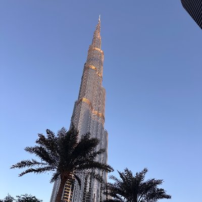 DubaihomePro's profile picture. 🏡 UAE房產投資×全屋定制 
迪拜-上海双城生活记录

房屋買賣諮詢⎮交易⎮維護⎮全屋家具櫃類定制  
中國工廠直供·迪拜本地落地  
DM諮詢 | #DubaiLife #DubaiRealEstate #UAEInterior  
🇦🇪Golden Visa holder
