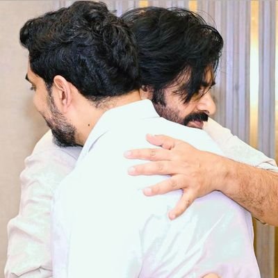 NaiduJSP_'s profile picture. Big fan of @pawankalyan ❤️@janasenaparty🔯 @ncbn @naralokesh✌️ jai janasena  jai TDP జై హింద్ ✊
పదవులు కోసం కాదు ప్రజా పరిపాలన కోసమే జనసేన పార్టీ ✊