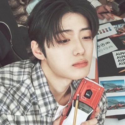 Sahghyeon's profile picture. Feline soul in a puppy disguise