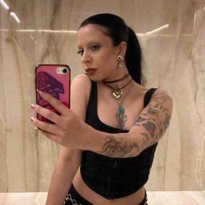 sassyplague's profile picture. eat a barbie ass or something 🏳️‍🌈🏳️‍⚧️🇵🇸