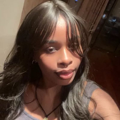 MaybeChinwe's profile picture. Unhinged⛔️ Mandarin🇨🇳 I’m the limited-edition version of normal✨ I crack myself up😭🙂‍↕️