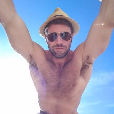 realdariobeck's profile picture. Spaniard/German, model and content creator.