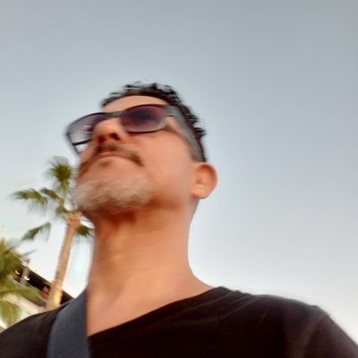 DonizMoises's profile picture. Amante de la vida, la naturaleza y la cultura. Amlover recalcitrante y defensor de las causas justas. Viva la 4T!! Agrego, no soporto el racismo ni el clasismo.