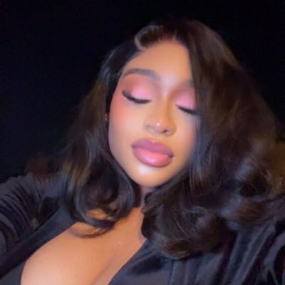 glowwwprincesss's profile picture. Your favorite gadget girl 👧 instagram business page: @glowwgadgetss  👻: Glowwprincessa.  Everything will be okay, if it’s not okay then it’s not the end.