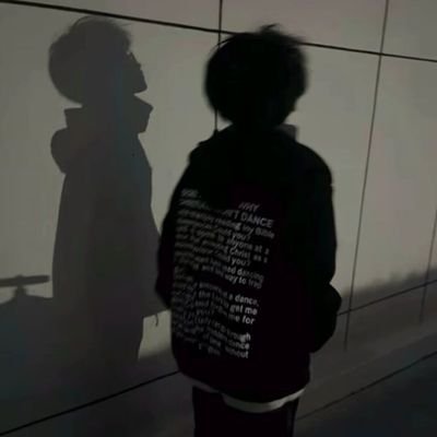 Cu5jUsyT0w2476's profile picture. 06男大｜intj｜碎碎念｜喜欢发文案的男生｜树洞🕳️｜