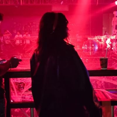 tanzeelainam's profile picture. this is where i dump my insta drafts.