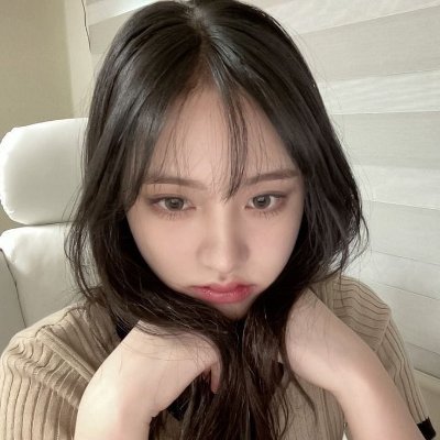 inruwb's profile picture. 🦦ྀི a whisper of dawn, a heart made of rain — gentle, but endless