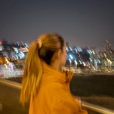 portegha's profile picture. و من انديشه كنان غرق در اين پندارم
كه چرا باغچه كوچك ما سيب نداشت...