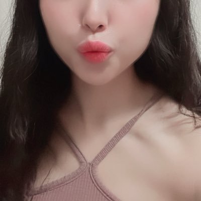 Unique_Ying's profile picture. 換新帳號嘍 ｜ #重機 超暈 🥵 ｜#背肌 🏋️ 自律運動的最吸引人｜#聲控🔊 ｜#羽球 🏸 ｜🍑 馬甲 養成中｜ Do son💛 唯一帳號@Unique_Ying