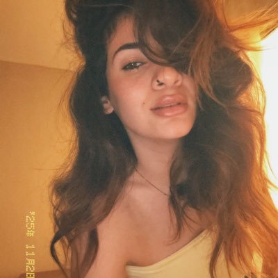 Roozahfaried's profile picture. Completely lost interest, next