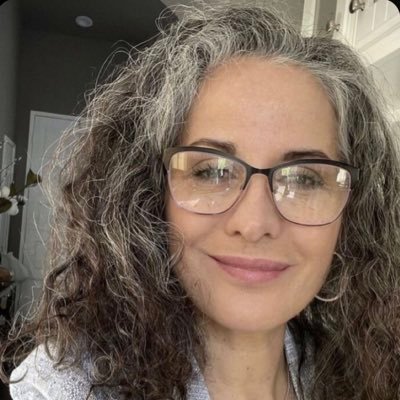 artisticaurapix's profile picture. art & studio