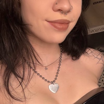 gothvamp0's profile picture. 20 | 9e dm 4 menu 9e | (**w**) | https://t.co/mswvmo41OW