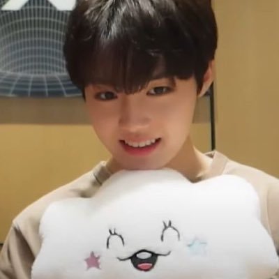 bigcatmya's profile picture. 팔로워는허상입니다저랑트친하시면좋은일만생김