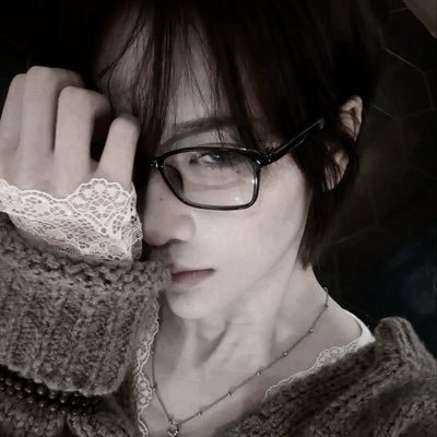 n_jlil's profile picture. 