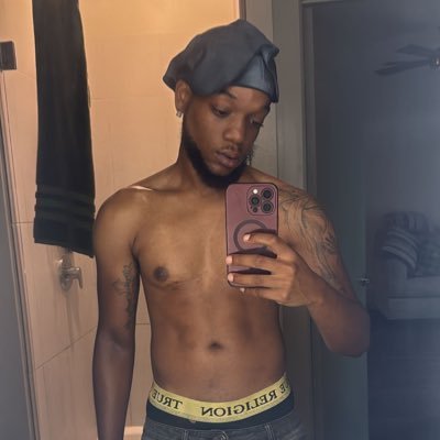 KwonfrmHawaii's profile picture. NSFW🫣 Lv.29 Just a Leo ♌️Top Introvert🤐DRINK SQUIRT STAY HYDRATED💦 (solo creator)