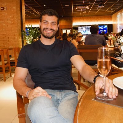 icarousan's profile picture. Apreciador de vinho e as vezes engenheiro.