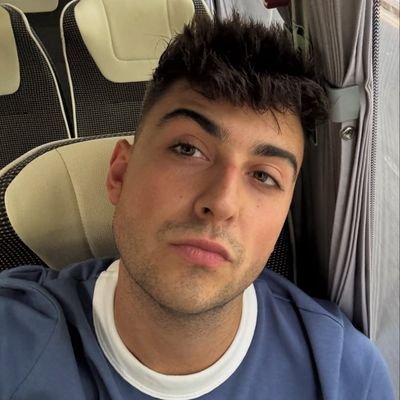 nuriavaleaa's profile picture. 