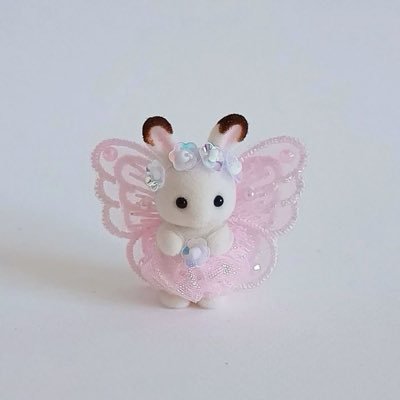 berryy_xx's profile picture. COSME | MAKE ｜ FASHION｜むーんず🌙 | イエベ春｜乾燥肌｜敏感肌| 肌治療｜整形 |済→クマ取り・涙袋唇ヒアル・ボトックス | 美容垢フォロバします 💌#むーんぱわーさろん