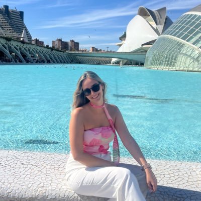 SaraBenfica_'s profile picture. Nurse // Travel // Benfica