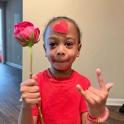 tweetsbycheeky's profile picture. 