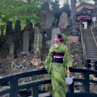 zainaab_abbasi's profile picture. niche internet micro celebrity