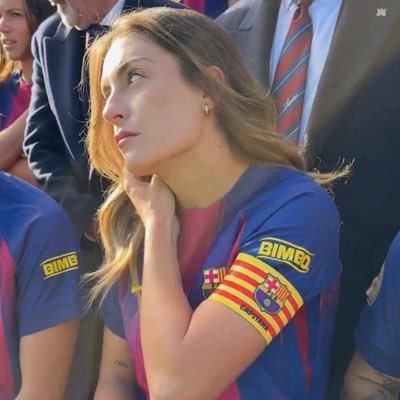 azulgranes's profile picture. graphic designer, lesbian and culer as a full-time job