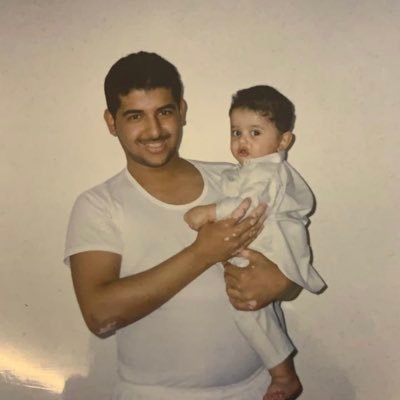 SirMoment's profile picture. ꜱᴏᴍᴇᴛɪᴍᴇꜱ ʏᴏᴜ ᴡɪʟʟ ɴᴇᴠᴇʀ ᴋɴᴏᴡ ᴛʜᴇ ᴛʀᴜᴇ ᴠᴀʟᴜᴇ ᴏꜰ ᴀ ᴍᴏᴍᴇɴᴛ ᴜɴᴛɪʟ ɪᴛ ʙᴇᴄᴏᴍᴇꜱ ᴀ ᴍᴇᴍᴏʀʏ.