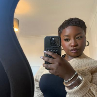 Chxcolatchaudx's profile picture. A star