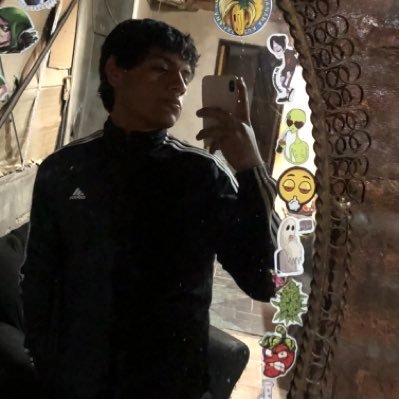 yuthi12c's profile picture. 