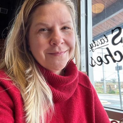 EloiseaManofwm's profile picture. 