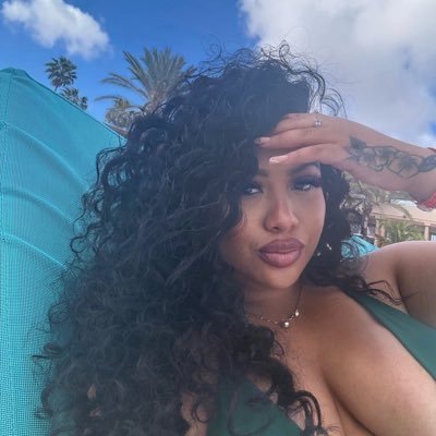 ___dbxo's profile picture. | 📍madrid & london.