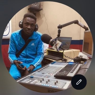 swot_saz's profile picture. Football FANatic. Academic; writing is my daily therapy. Once co-lead sports analyst ⚽️ @UNILORIN893FM No.1 Religious #mufc ❤️ & @Cristiano FANatic in 9ja 🇳🇬