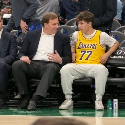 soshbill's profile picture. 