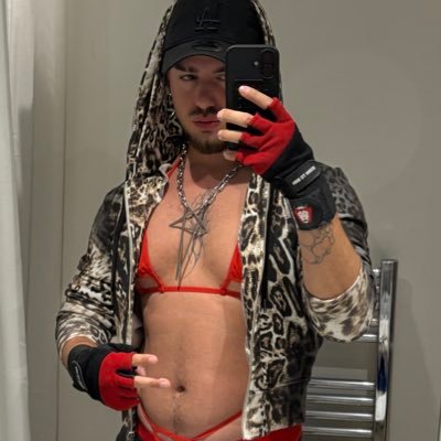 0ldenburgdavid's profile picture. photographer | london 🌋davyoldenburg@icloud.com