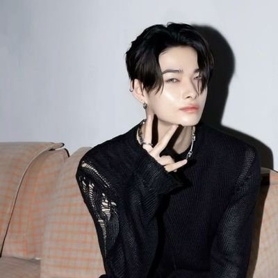 VersacesPrince's profile picture. Parody. Persephone ❤️