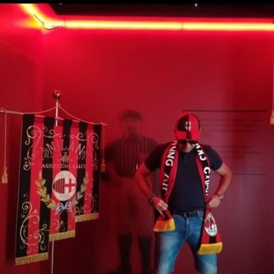 Miky04060237's profile picture. Preparati al peggio, aspettati il meglio e prendi ciò che viene !

Milanista dalla nascita ♥️🖤
Fitness-bodybuilder-lifeguard

no tag su post trenini please🙏