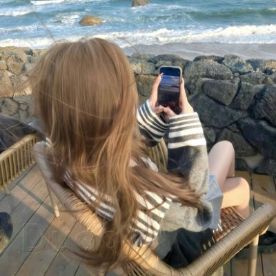 KJenwal's profile picture. 不矫情，活成自己的光