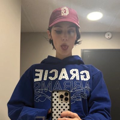 lounalovesofia's profile picture. love @sofiacarson & @gracieabrams | fan acc | ⋆⭒˚.⋆ 05.07.25 𐙚 💌 | 18