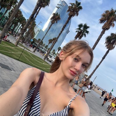 Jessica00019's profile picture. currently pursuing my MBA at Manchester Business School. My hobbies are traveling, playing Texas Hold'em, Web3, and hoarding whiskey.